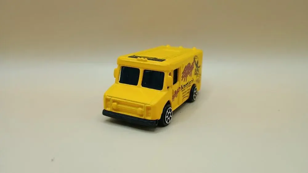 MAISTO 2013 USA ADVENTURE WHEELS EXTREME VERTICAL TRUCK 1/64